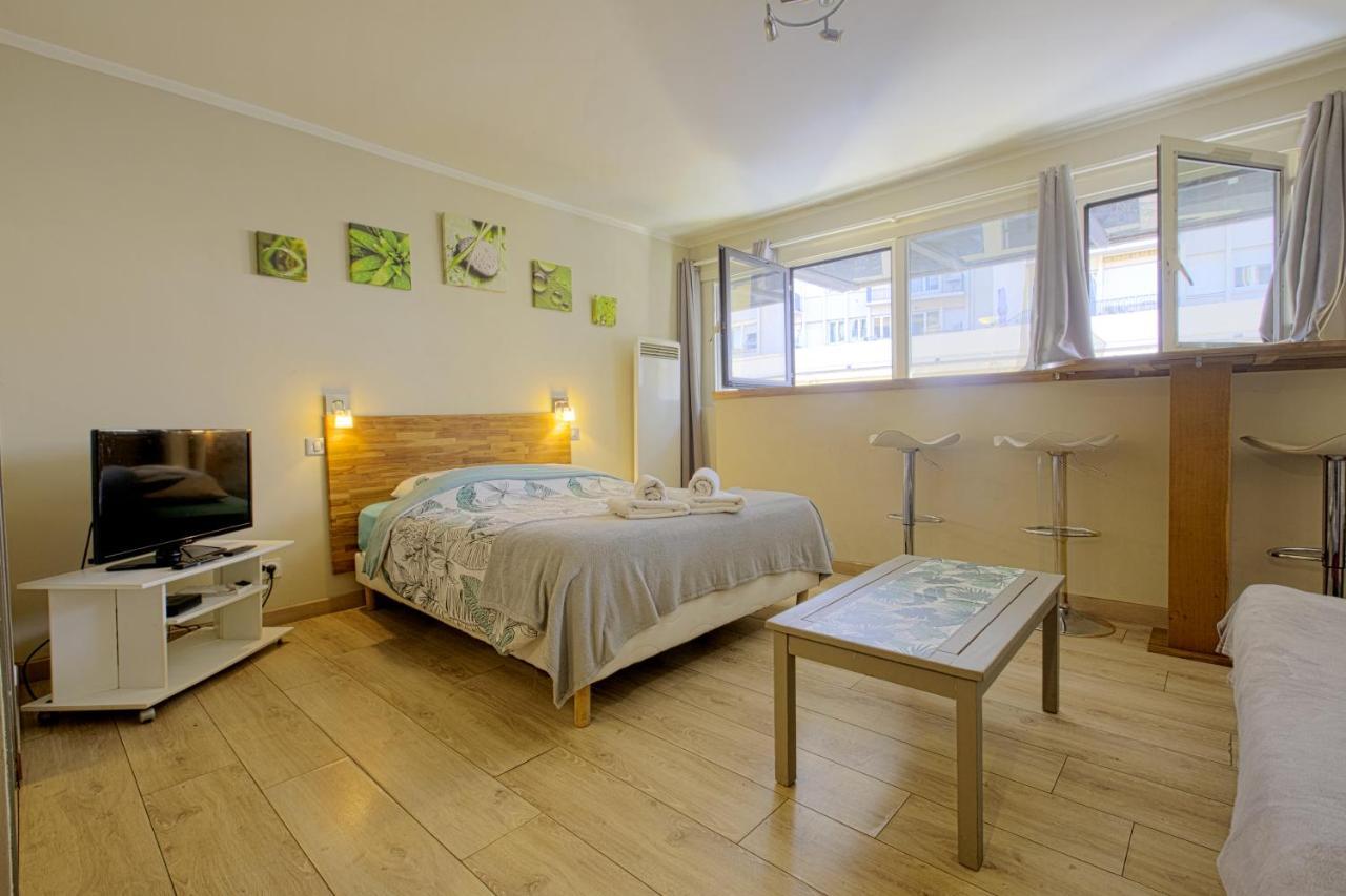 Appartements Clemenceau Pau Exterior photo